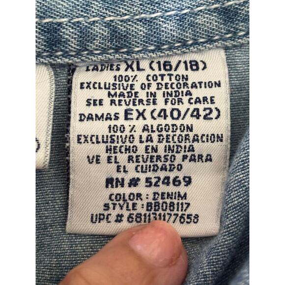 Bobbie Brooks vintage denim embroidered Christmas top, nostalgic, cozy, festive - Picture 7 of 7